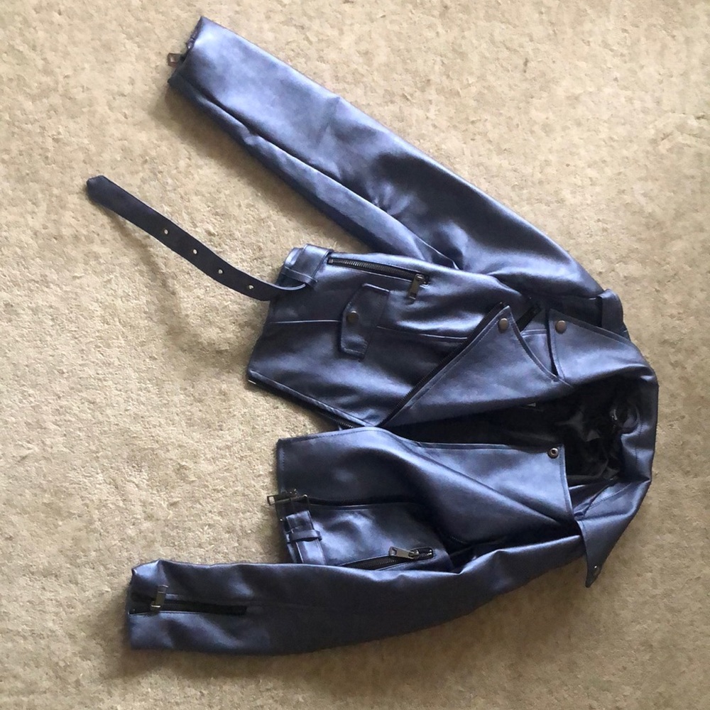 Nwt Romeo + Juliet lightweight jacket in a metallic blue M